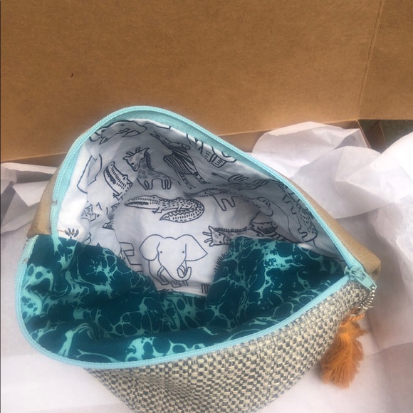 The Sunshine Line, one of a kind handmade & hand stitched pouches. - Picture 3 of 4